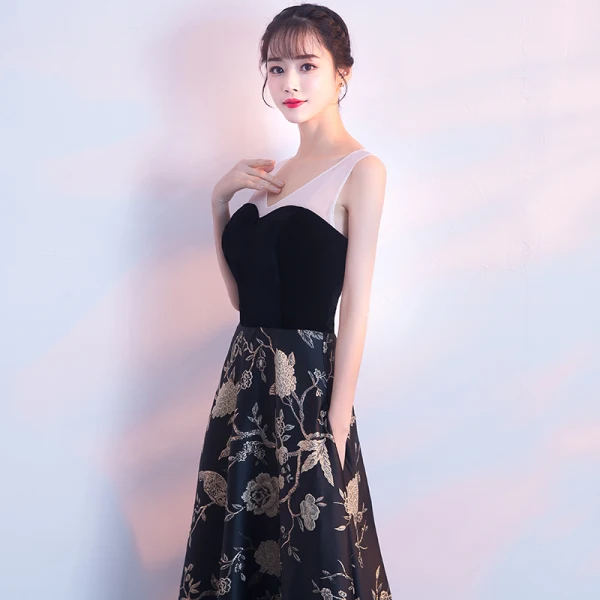 Elegant Black Gold Evening Dresses  2018 A-Line / Princess Embroidered V-Neck Backless Sleeveless Floor-Length / Long Formal Dresses