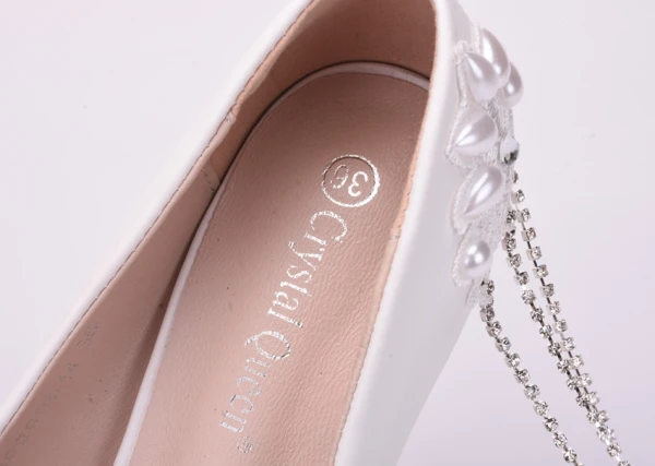 Modern / Fashion Ivory Wedding Shoes 2018 Appliques Lace Pearl Rhinestone Tassel 14 cm Stiletto Heels Round Toe Wedding Pumps