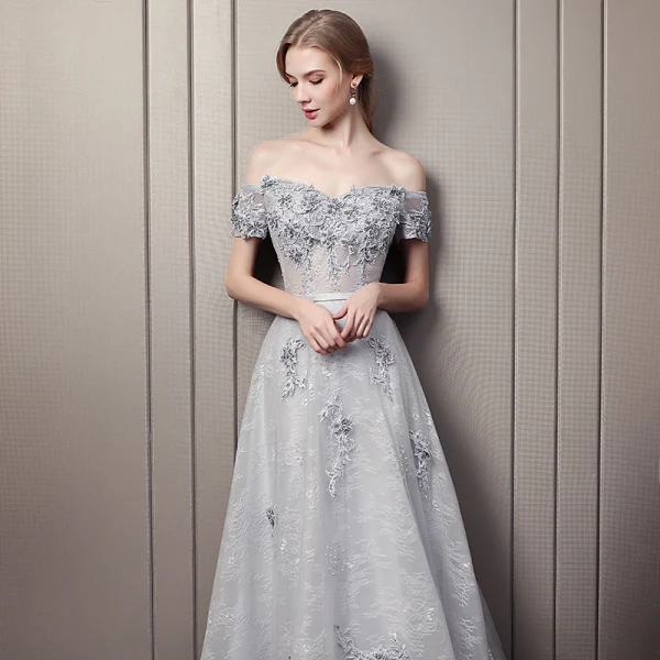 Élégant Gris Robe De Soirée 2019 Princesse De l'épaule Perlage En Dentelle Fleur Manches Courtes Dos Nu Longue Robe De Ceremonie