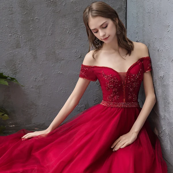 Charmant Bordeaux Robe De Soirée 2019 Princesse De l'épaule Perlage Cristal En Dentelle Fleur Paillettes Manches Courtes Dos Nu Longue Robe De Ceremonie
