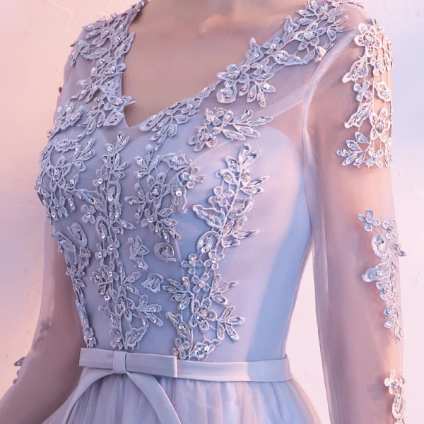 Chic / Beautiful Grey Prom Dresses 2018 A-Line / Princess Appliques Sequins Bow V-Neck Long Sleeve Floor-Length / Long Formal Dresses