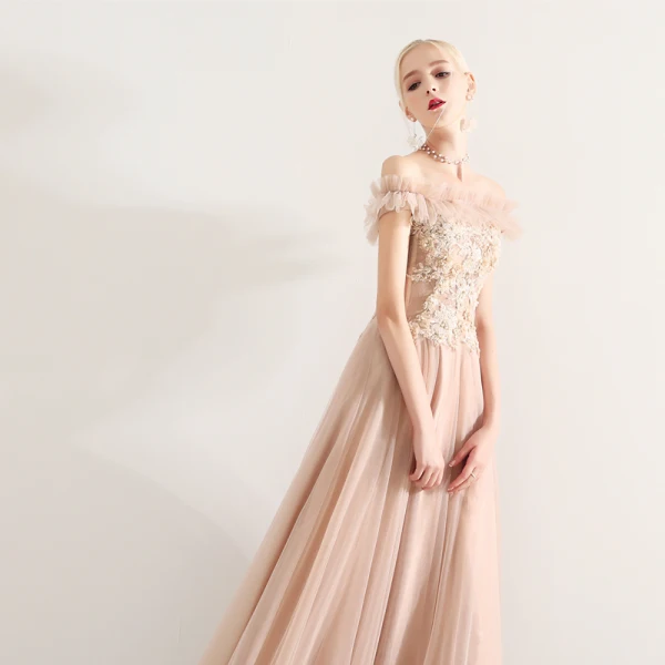 Élégant Champagne Robe De Bal 2019 Princesse De l'épaule En Dentelle Appliques Perlage Cristal Perle Faux Diamant Volants Manches Courtes Dos Nu Longue Robe De Ceremonie