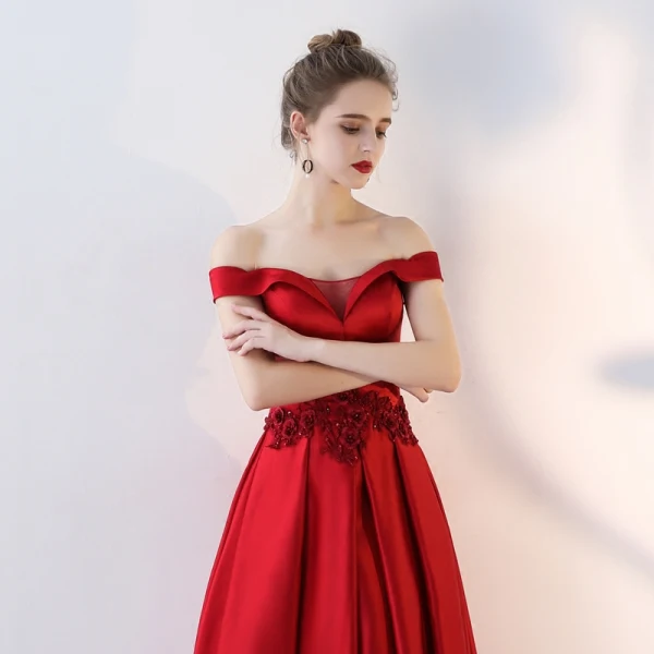 Charmant Bordeaux Robe De Soirée 2019 Princesse De l'épaule Perlage Appliques Cristal Paillettes Manches Courtes Dos Nu Longue Robe De Ceremonie
