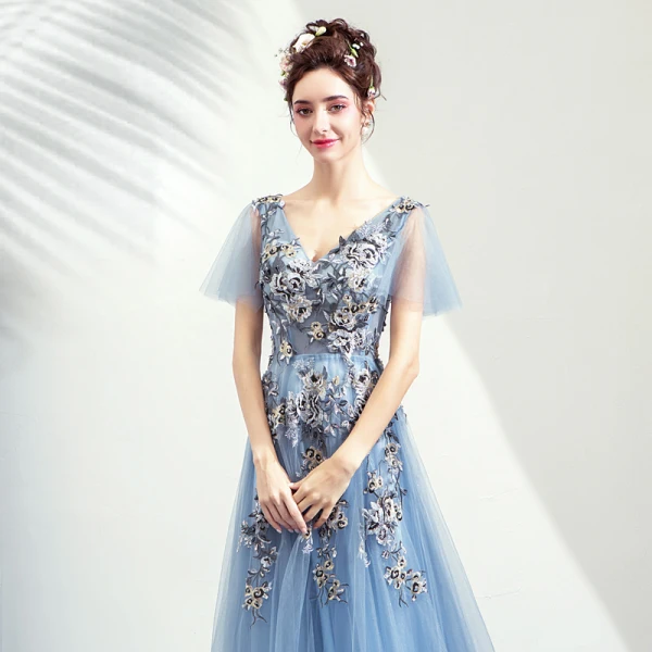 Élégant Bleu Ciel Robe De Bal 2019 Princesse V-Cou Appliques En Dentelle Cristal Paillettes Manches Courtes Dos Nu Longue Robe De Ceremonie