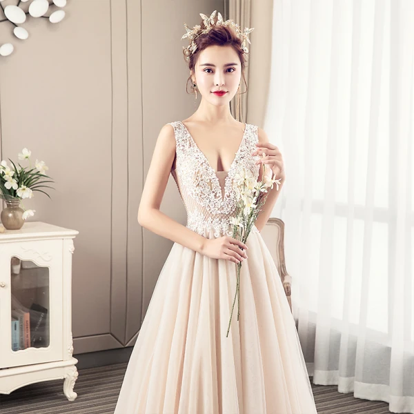 Modern / Fashion Champagne Wedding Dresses 2019 A-Line / Princess V-Neck Beading Pearl Lace Flower Sleeveless Backless Court Train