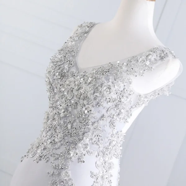 Chic / Belle Gris Fait main Perlage Robe De Soirée 2018 Trompette / Sirène Dentelle Fleur Paillettes V-Cou Dos Nu Sans Manches Train De Balayage Robe De Ceremonie
