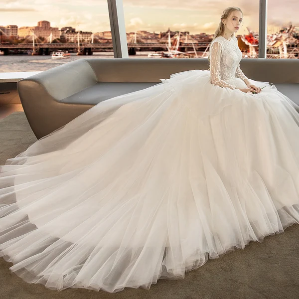 Audrey Hepburn Style Ivory Wedding Dresses 2019 Ball Gown Scoop Neck Beading Lace Flower Pearl Long Sleeve Chapel Train