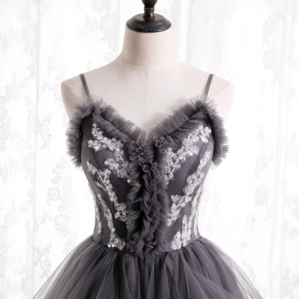Fashion Grey Ruffle Prom Dresses 2021 A-Line / Princess Spaghetti Straps Beading Sequins Sleeveless Backless Floor-Length / Long Prom Formal Dresses