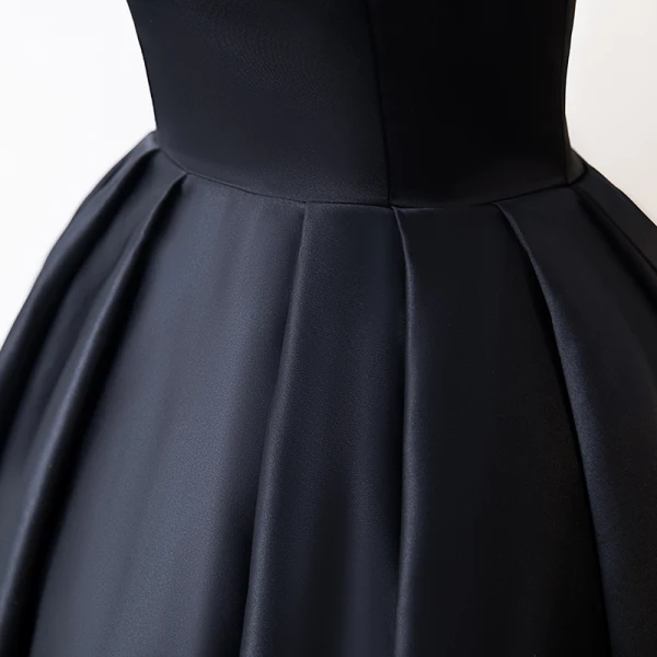 Enkel Svart Asymmetrisk Ballkjoler 2019 Prinsesse Strapless Uten Ermer Ryggløse Formelle Kjoler