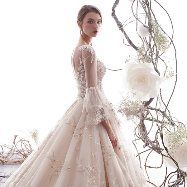 Chic / Belle Champagne Robe De Mariée 2019 Princesse Encolure Dégagée Papillon Appliques En Dentelle Fleur Cristal Paillettes 3/4 Manches Dos Nu Royal Train