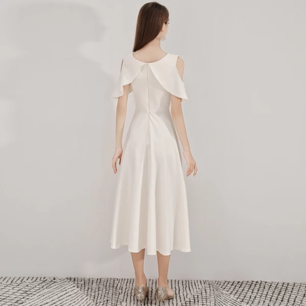 Modest / Simple Champagne Homecoming Graduation Dresses 2019 A-Line / Princess Scoop Neck Short Sleeve Tea-length Formal Dresses