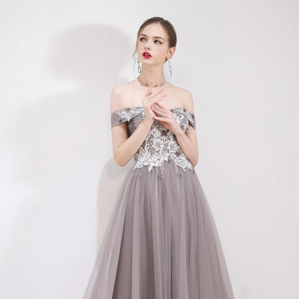 Chic / Beautiful Grey Evening Dresses  2019 A-Line / Princess Off-The-Shoulder Lace Flower Appliques Short Sleeve Backless Floor-Length / Long Formal Dresses