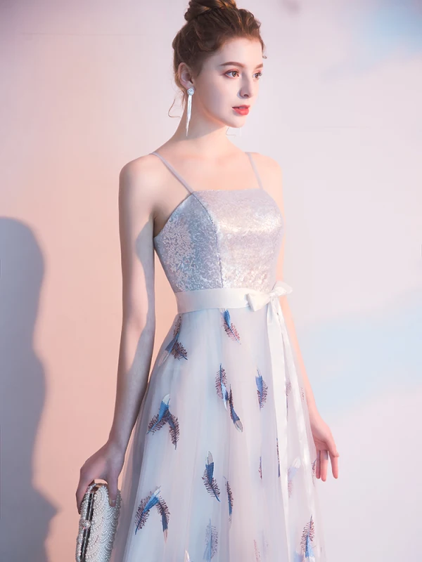 Eleganckie Srebrny Sukienki Wieczorowe 2019 Princessa Spaghetti Pasy Z Koronki Kwiat Cekiny Kokarda Bez Rękawów Bez Pleców Sukienki Wizytowe