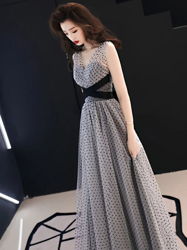 Chic / Beautiful Grey Evening Dresses 2019 A-Line / Princess V-Neck Bow Spotted Sleeveless Backless Floor-Length / Long Formal Dresses