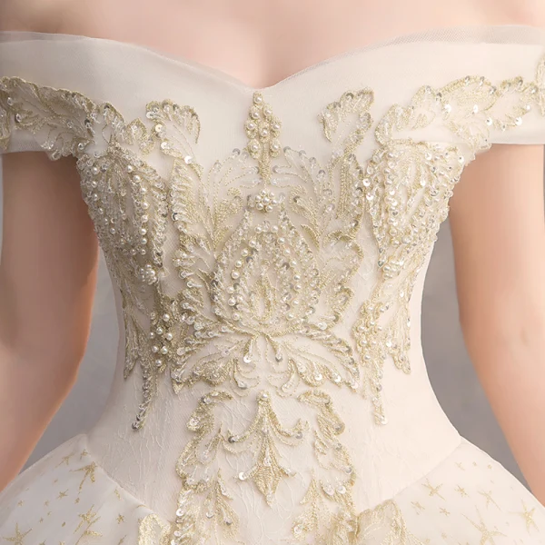 Charmant Champagne Robe De Mariée 2019 Princesse De l'épaule Étoile En Dentelle Fleur Perle Paillettes Manches Courtes Dos Nu Royal Train