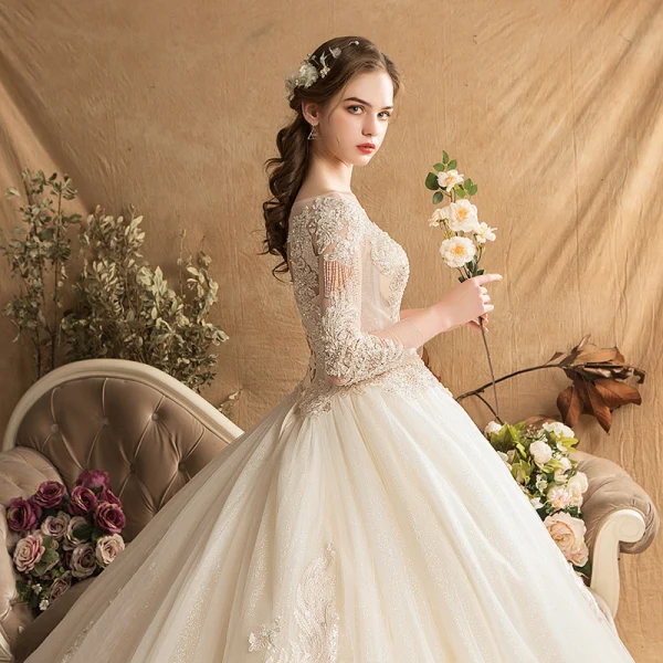 Luxe Champagne Robe De Mariée 2019 Robe Boule Encolure Dégagée Perlage Cristal Gland Paillettes En Dentelle Fleur 3/4 Manches Dos Nu Royal Train