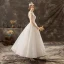 Élégant Couleur Unie Ivoire Robe De Mariée 2019 Princesse Encolure Dégagée Sans Manches En Dentelle Longue