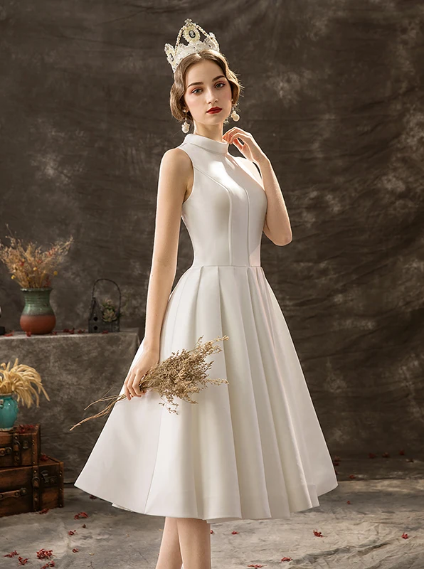 Modest / Simple Ivory Wedding Dresses 2019 A-Line / Princess High Neck Lace Flower Buttons Sleeveless Knee-Length