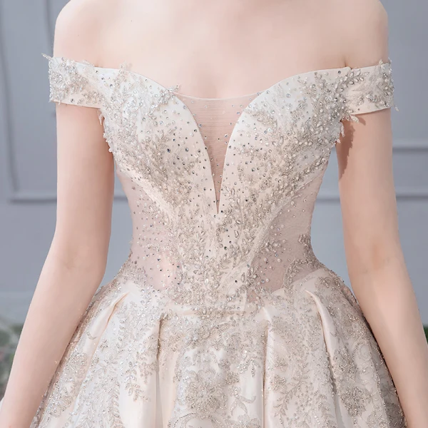 Luxe Champagne Robe De Mariée 2019 Robe Boule De l'épaule Perlage Paillettes En Dentelle Fleur Manches Courtes Dos Nu Royal Train