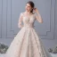 Elegante Champagne Trouwjurken 2019 A lijn Ronde Hals Parel Appliques Kant Bloem Lange Mouwen Ruglooze Royal Train