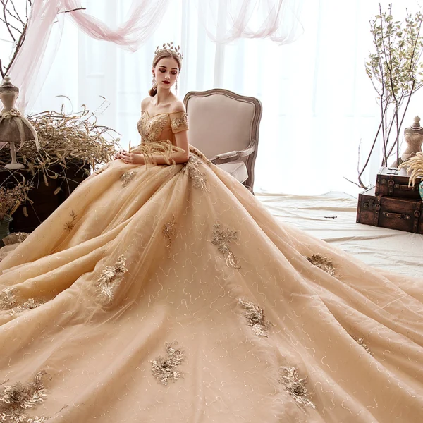 Luxe Champagne Robe De Mariée 2019 Princesse De l'épaule Perlage Paillettes En Dentelle Fleur Manches Courtes Dos Nu Royal Train