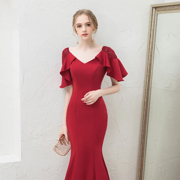 Chic / Belle Couleur Unie Bordeaux Robe De Soirée Trompette / Sirène 2019 V-Cou Dos Nu Perlage Cristal 1/2 Manches Train De Balayage Robe De Ceremonie