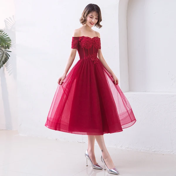 Chic / Beautiful Burgundy Evening Dresses 2019 A-Line / Princess Off-The-Shoulder Beading Crystal Lace Flower Short Sleeve Backless Tea-length Formal Dresses