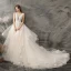 Élégant Champagne Robe De Mariée 2019 Princesse Encolure Dégagée Appliques Cristal En Dentelle Fleur Sans Manches Dos Nu Chapel Train