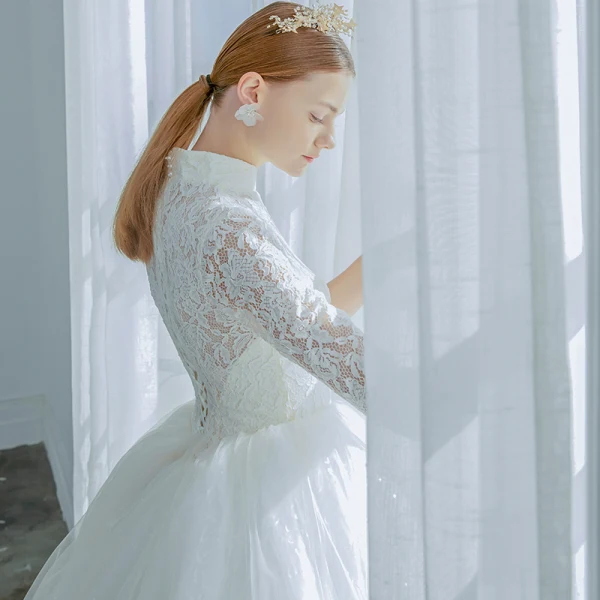Elegant Ivory Wedding Dresses 2019 A-Line / Princess High Neck Lace Flower  Buttons 3/4 Sleeve Chapel Train