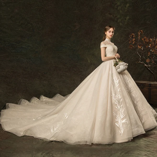 Élégant Champagne Robe De Mariée 2019 Princesse Col Haut Perlage En Dentelle Fleur Mancherons Dos Nu Cathedral Train