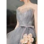 Charmant Grau Ballkleider 2021 A Linie Bandeau Schleife Spitze Blumen Ärmellos Rückenfreies Sweep / Pinsel Zug Ball Festliche Kleider