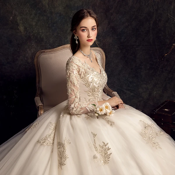 Élégant Champagne Robe De Mariée 2019 Princesse V-Cou Perlage En Dentelle Fleur Paillettes 3/4 Manches Dos Nu Cathedral Train