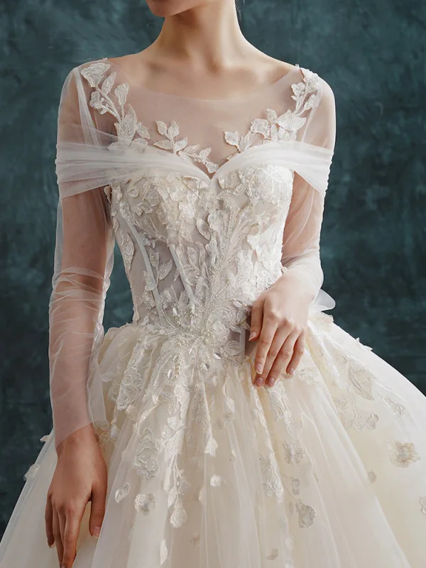 Élégant Champagne Robe De Mariée 2019 Princesse Encolure Dégagée En Dentelle Fleur Manches Longues Dos Nu Cathedral Train