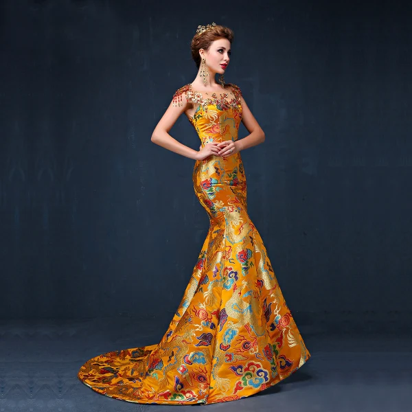 Style Chinois Doré Robe De Soirée 2019 Trompette / Sirène Encolure Dégagée Perlage Perle Gland Appliques Brodé Sans Manches Dos Nu Train De Balayage Robe De Ceremonie