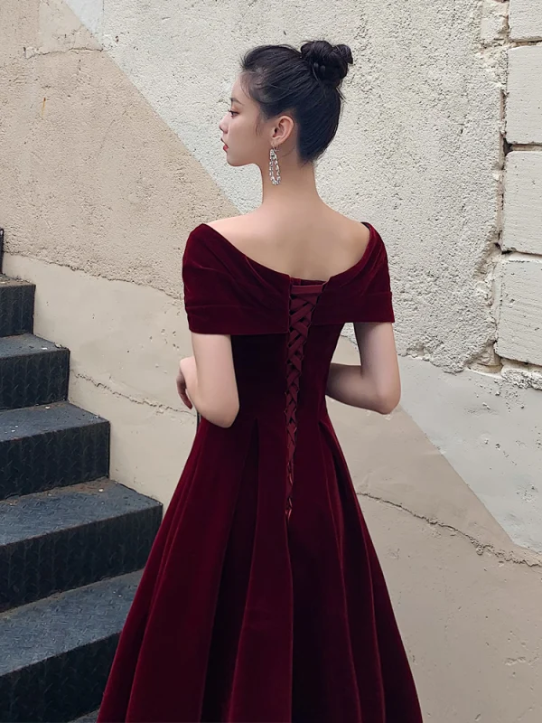 Chic / Beautiful Burgundy Suede Evening Dresses  2021 A-Line / Princess Off-The-Shoulder Short Sleeve Backless Ankle Length Evening Party Formal Dresses