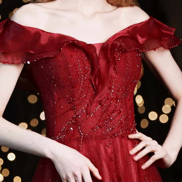 Charming Burgundy Prom Dresses 2021 A-Line / Princess Off-The-Shoulder Beading Sequins Short Sleeve Backless Floor-Length / Long Formal Dresses