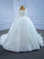 Luxe Ivoire Glitter Robe De Mariée Robe Boule 2021 Encolure Dégagée Perlage En Dentelle Fleur Manches Longues Chapel Train Mariage