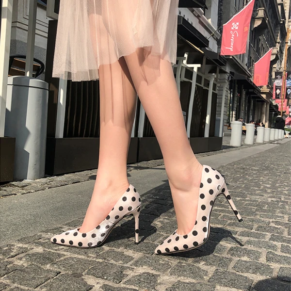 Snygga / Fina Svarta Casual Pumps 2019 Läder Prickig 10 cm Stilettklackar Spetsiga Pumps