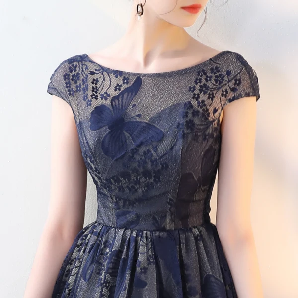 Élégant Bleu Marine Robe De Cocktail 2018 Princesse Dentelle Encolure Dégagée Dos Nu Asymétrique Robe De Ceremonie