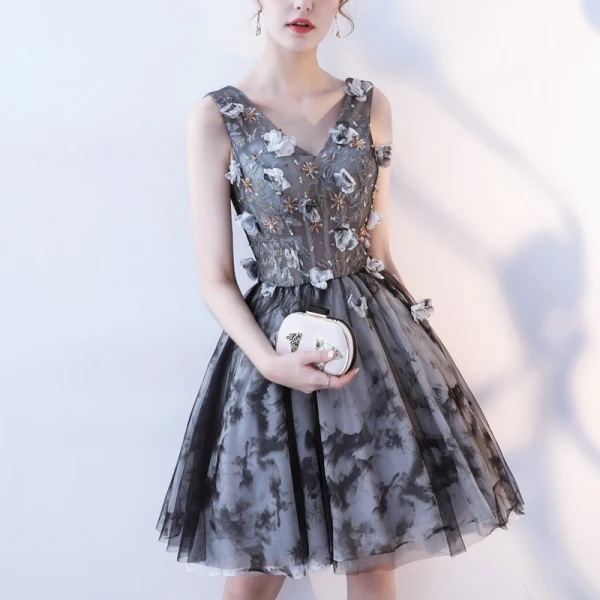 Chic / Belle Gris Robe De Cocktail 2019 Princesse V-Cou Paillettes Appliques Cristal En Dentelle Fleur Courte Sans Manches Dos Nu Robe De Ceremonie