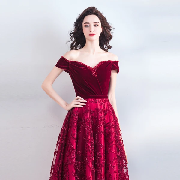 Chic / Beautiful Burgundy Evening Dresses 2019 A-Line / Princess Off-The-Shoulder Suede Crystal Short Sleeve Backless Floor-Length / Long Formal Dresses