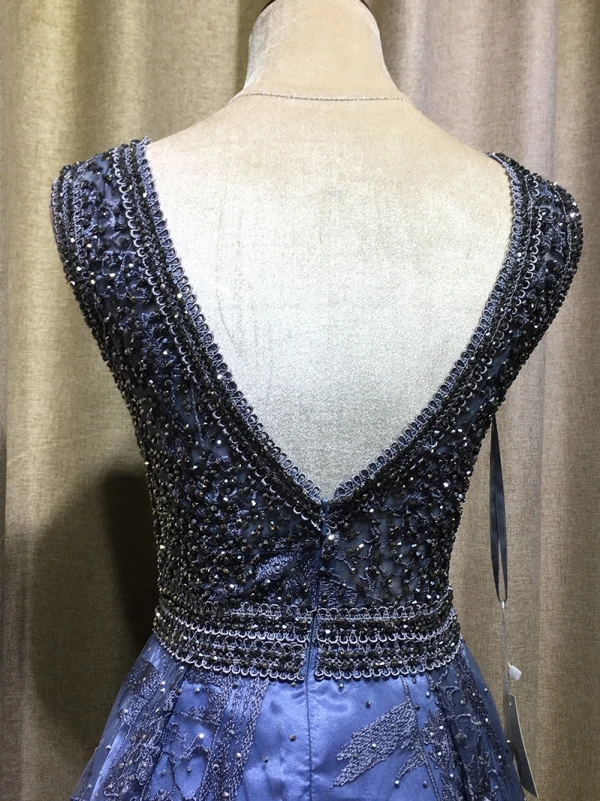 Scintillantes Bleu Roi Fait main Perlage Robe De Soirée 2019 Princesse V-Cou Cristal En Dentelle Fleur Sans Manches Dos Nu Longue Robe De Ceremonie