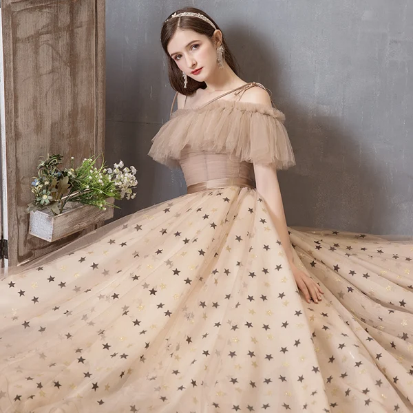 Modern / Fashion Champagne Prom Dresses 2019 A-Line / Princess Spaghetti Straps Star Sequins Ruffle Short Sleeve Court Train Formal Dresses