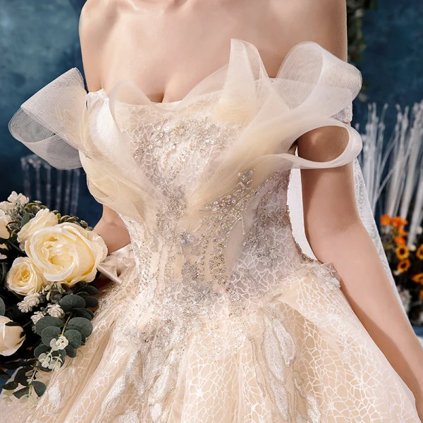 Luxe Champagne Robe De Mariée 2019 Robe Boule De l'épaule Perlage Paillettes En Dentelle Fleur Sans Manches Dos Nu Royal Train