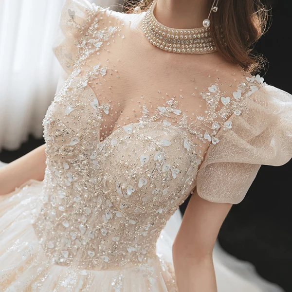 Fantastisk Champagne Bröllopsklänningar 2021 Balklänning Urringning Beading Paljetter Appliqués Korta ärm Halterneck Royal Train Bröllop