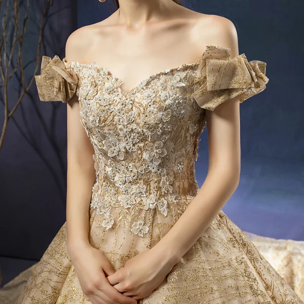 Luxe Champagne Robe De Mariée 2019 Princesse De l'épaule Perlage Perle Paillettes En Dentelle Fleur Manches Courtes Dos Nu Royal Train