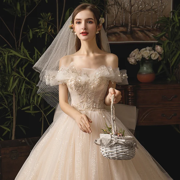 Luxe Champagne Robe De Mariée 2019 Princesse De l'épaule Perlage Paillettes Appliques En Dentelle Fleur Sans Manches Dos Nu Noeud Cathedral Train
