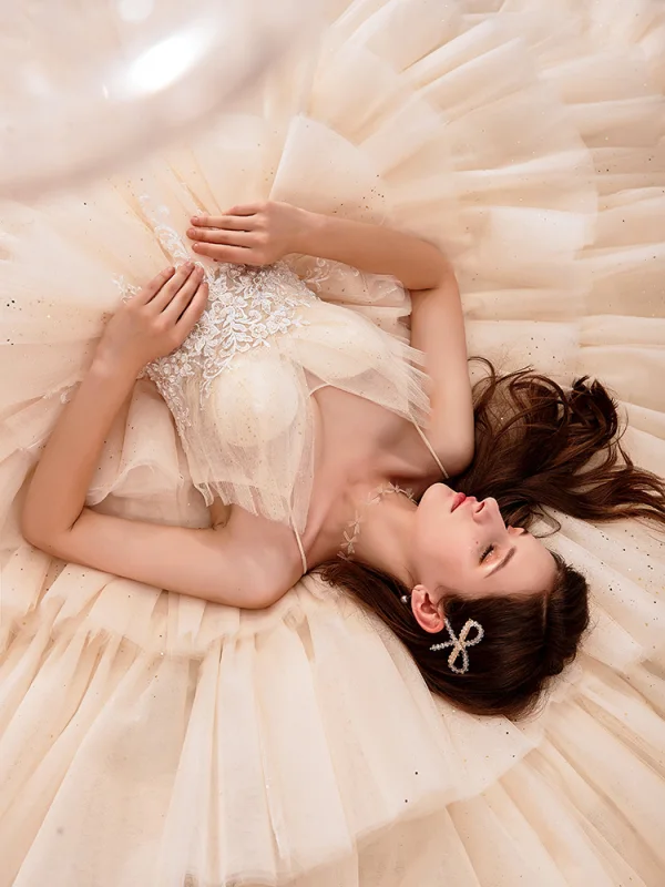High-end Champagne Wedding Dresses 2019 Ball Gown Spaghetti Straps Beading Sequins Lace Flower Sleeveless Backless Cascading Ruffles Royal Train