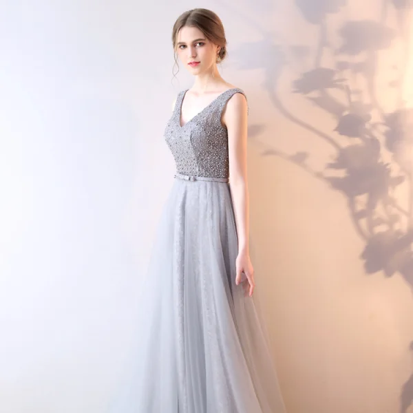 Elegant Grey Evening Dresses 2019 A-Line / Princess V-Neck Bow Pearl Lace Flower Sleeveless Backless Floor-Length / Long Formal Dresses