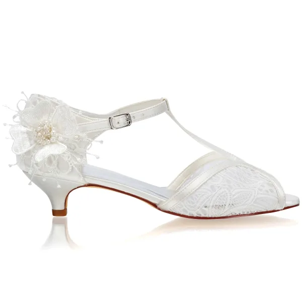 Elegante Ivory / Creme Perle Spitze Blumen Satin Brautschuhe 2021 3 cm Low Heel Stilettos Peeptoes Hochzeit Hochhackige